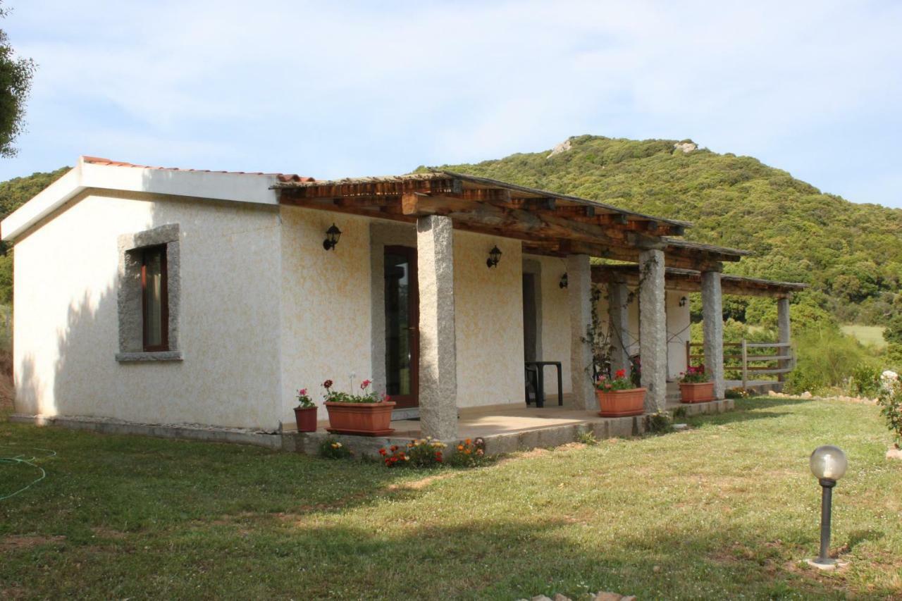 La Puntaccina Villa Aglientu Bagian luar foto